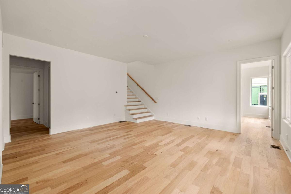 1064 Lupo Loop Property Photo 26