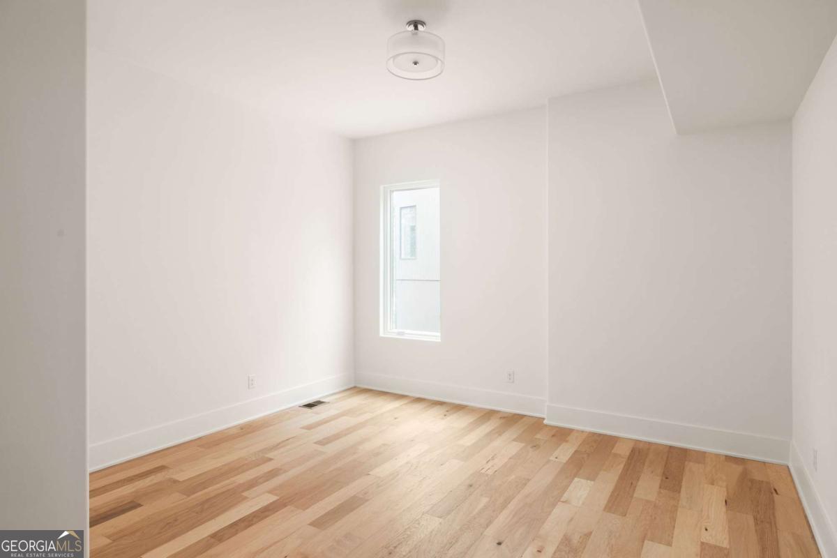 1064 Lupo Loop Property Photo 31