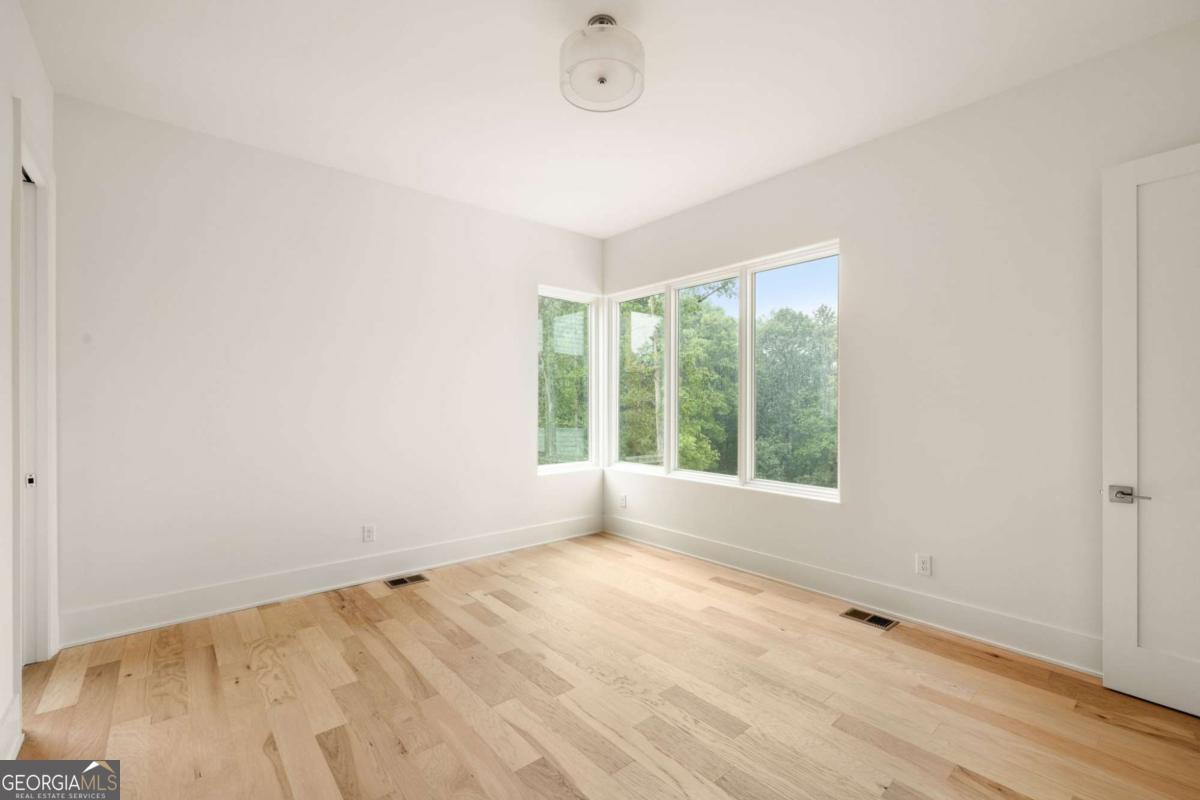1064 Lupo Loop Property Photo 34
