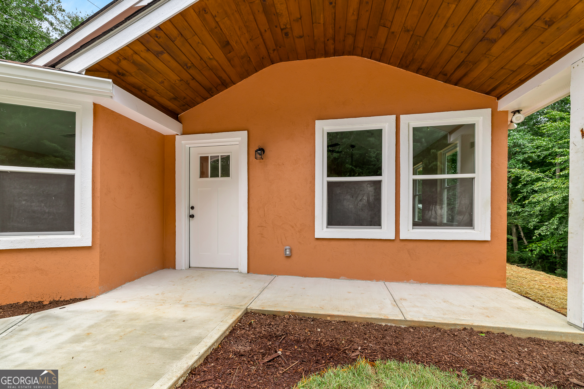 596 Watson Street Property Photo 3