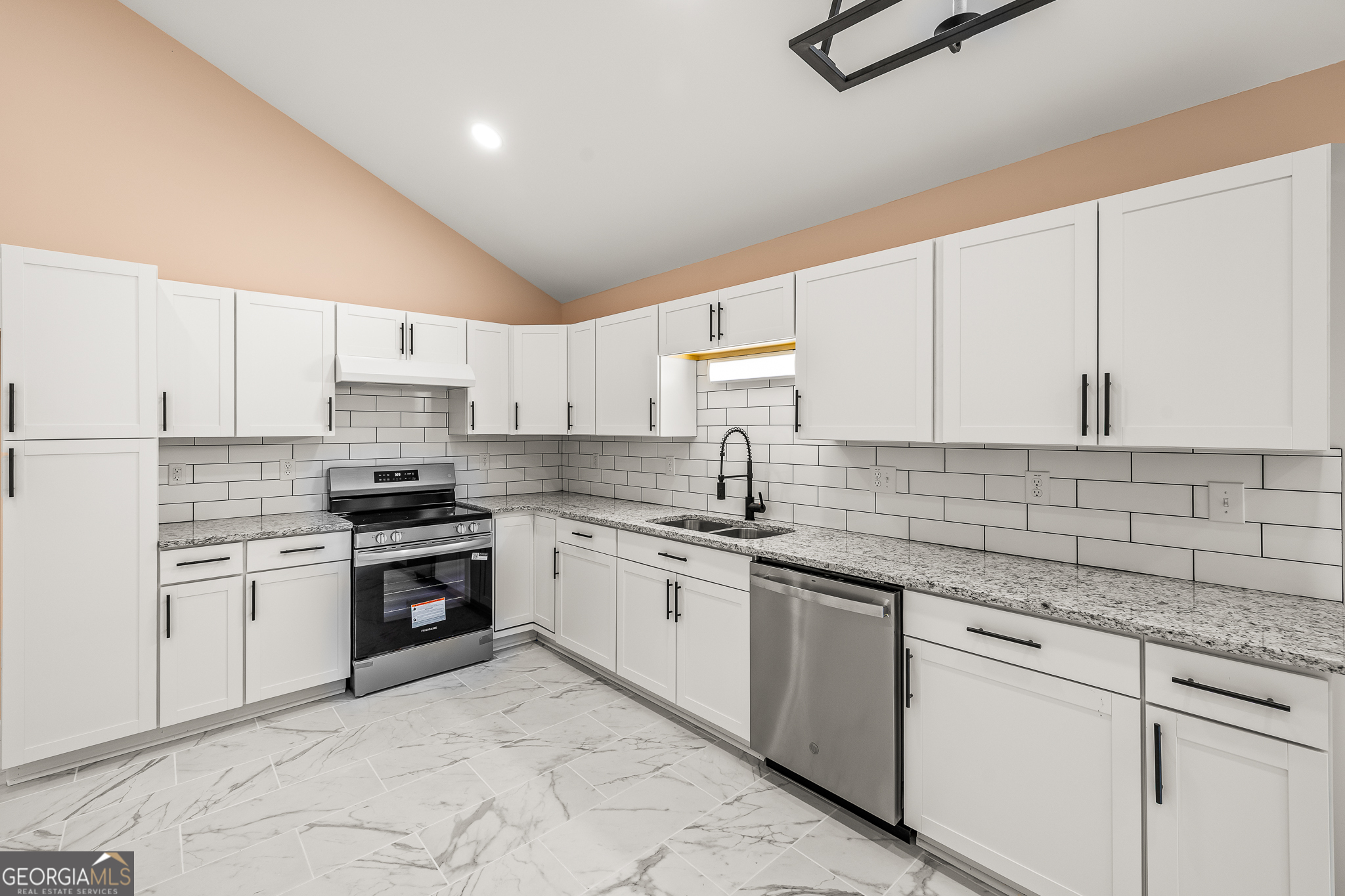 596 Watson Street Property Photo 8