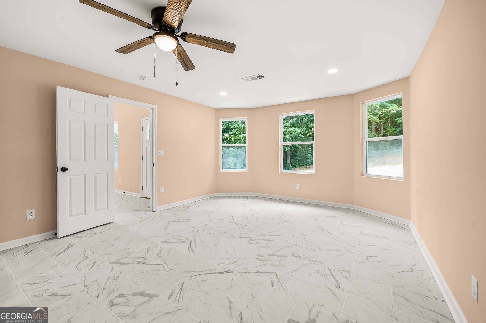 596 Watson Street Property Photo 11