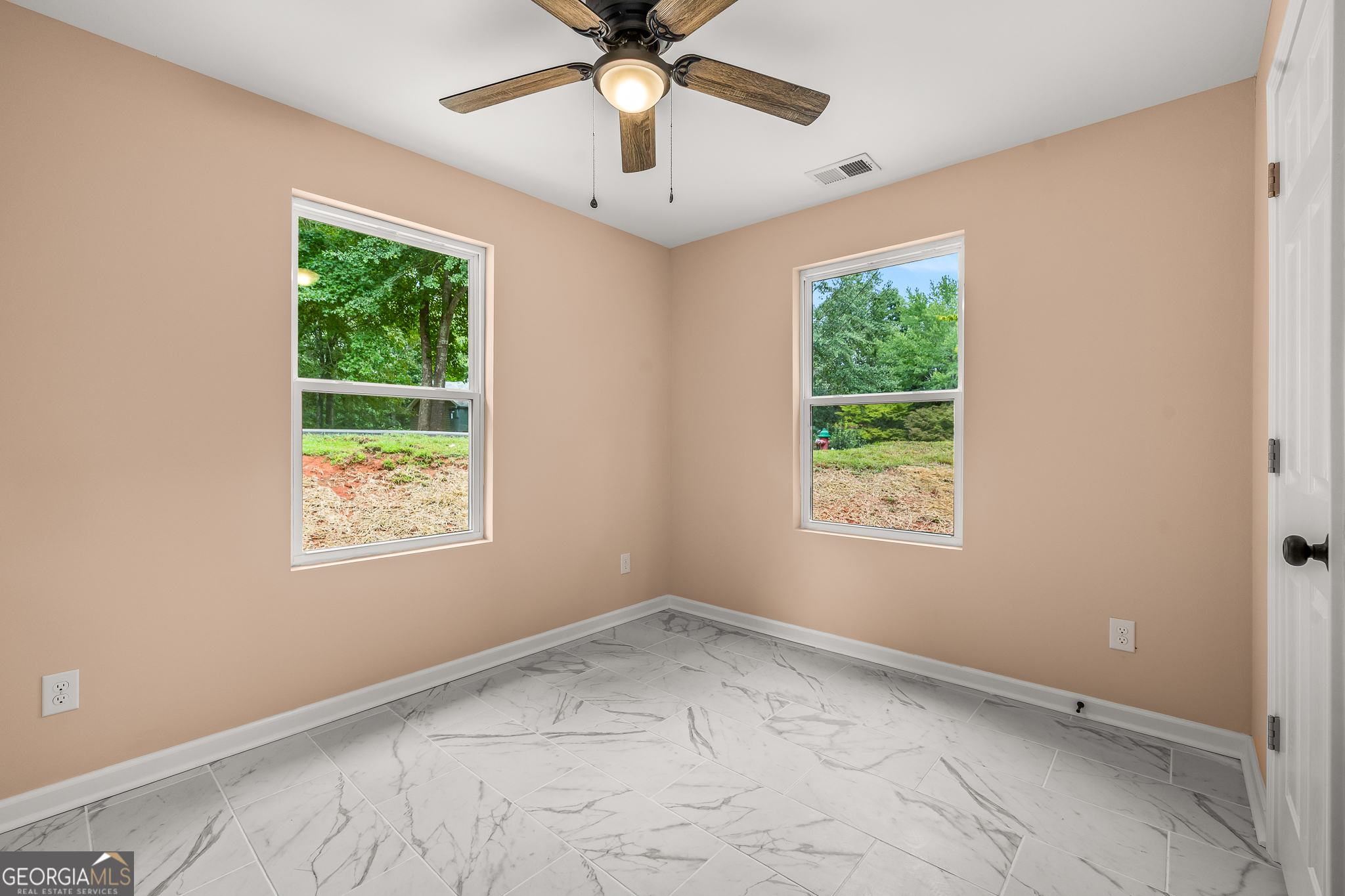 596 Watson Street Property Photo 18