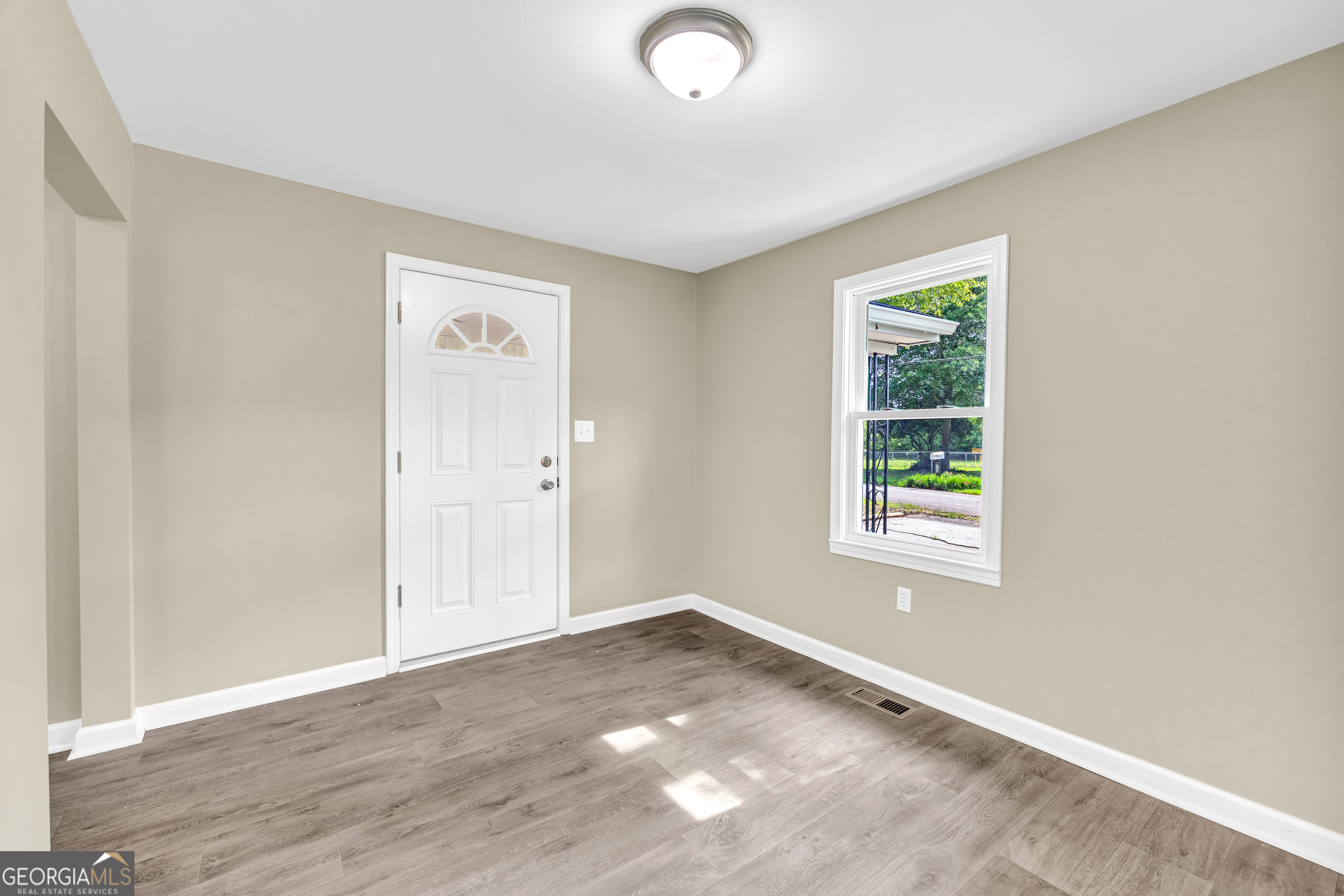266 Randall Street Property Photo 10