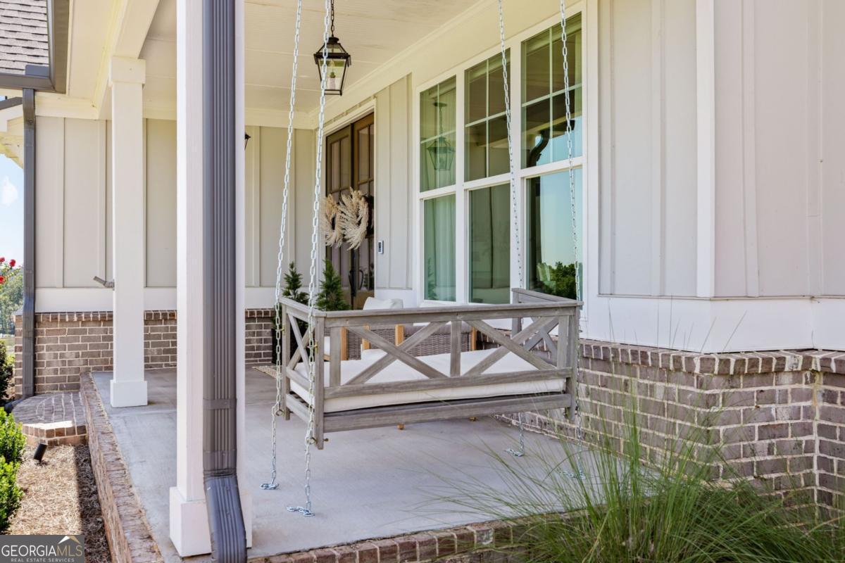 815 N Hampton Way Property Photo 6