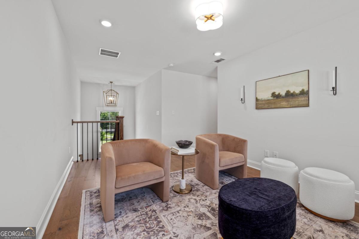 815 N Hampton Way Property Photo 34
