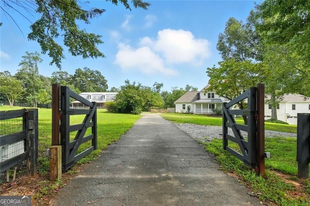 1092 Old Lathemtown Road Property Photo 4