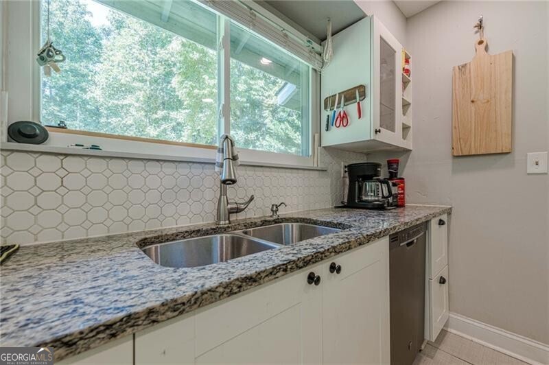 407 Jon Scott Drive Property Photo 12