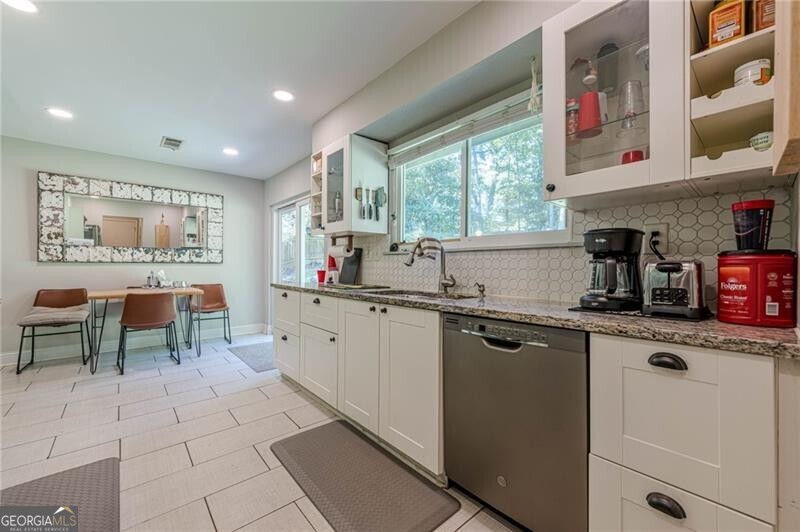 407 Jon Scott Drive Property Photo 13