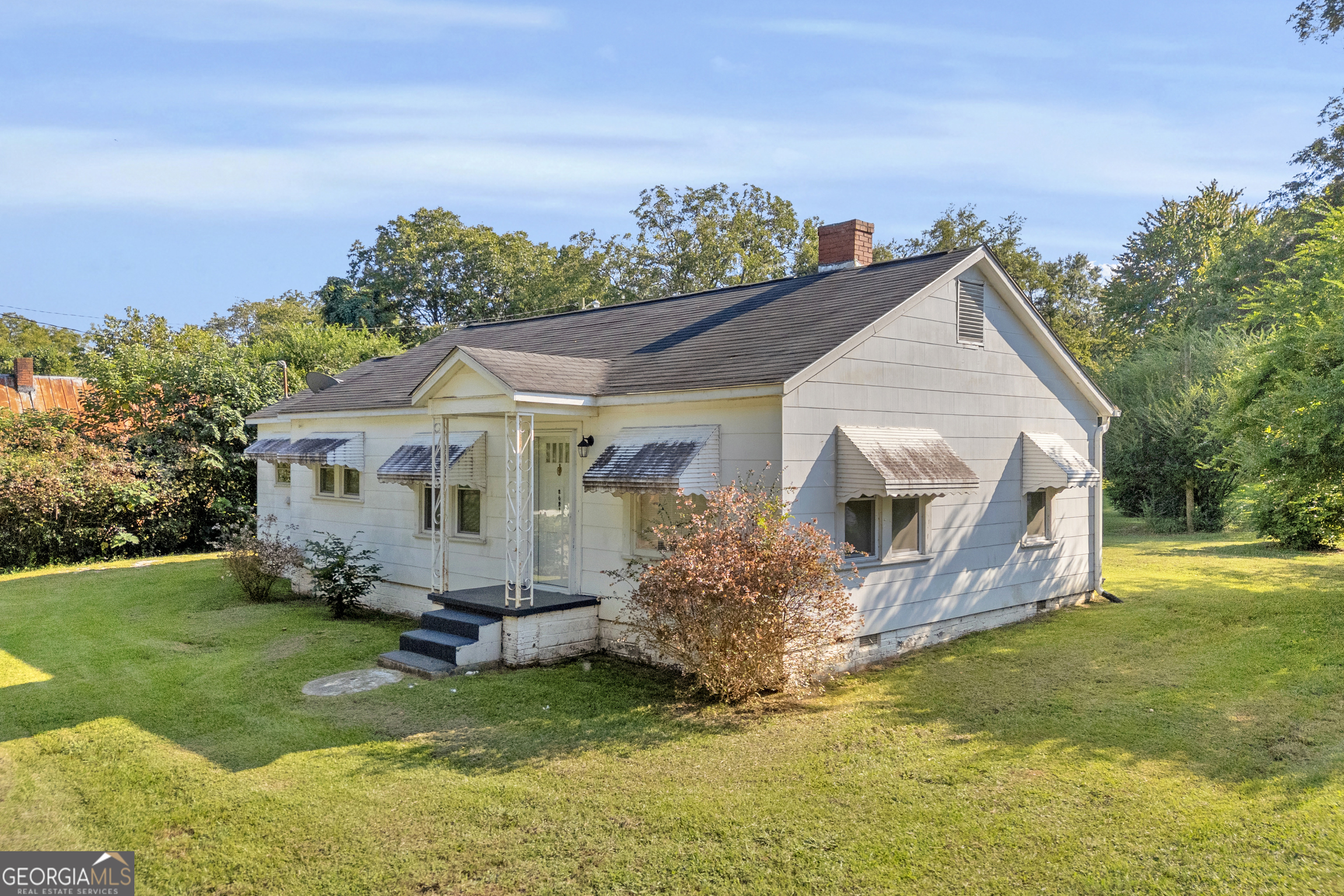 2621 Bond Avenue Property Photo 1