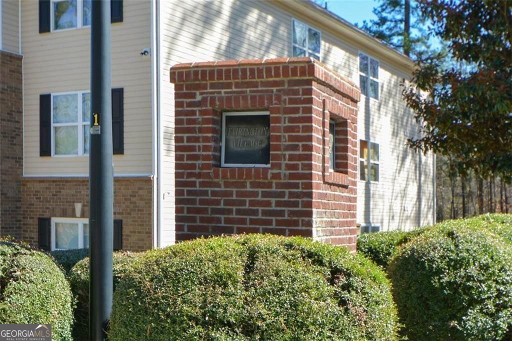 8304 Fairington Village Drive # 8304 Property Photo 1