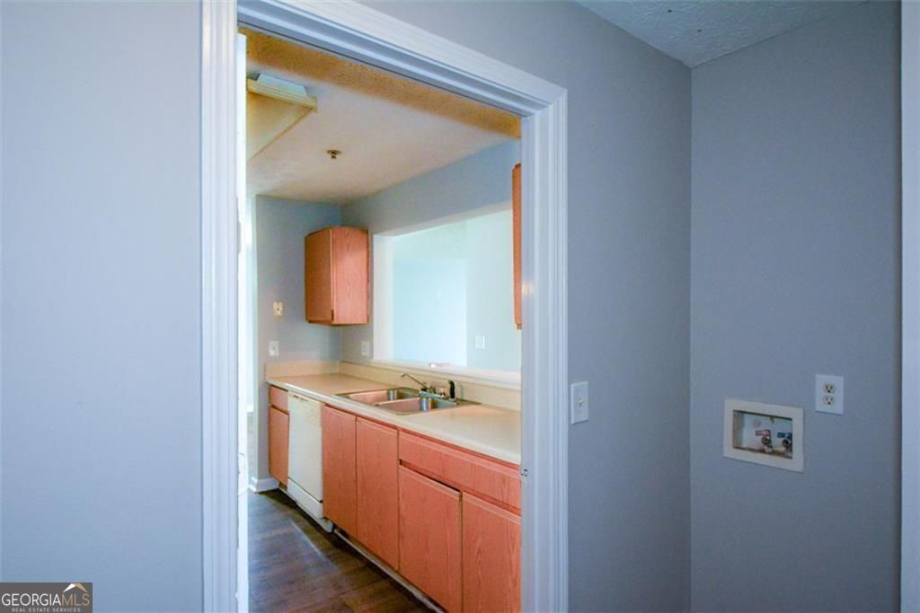 8304 Fairington Village Drive # 8304 Property Photo 12