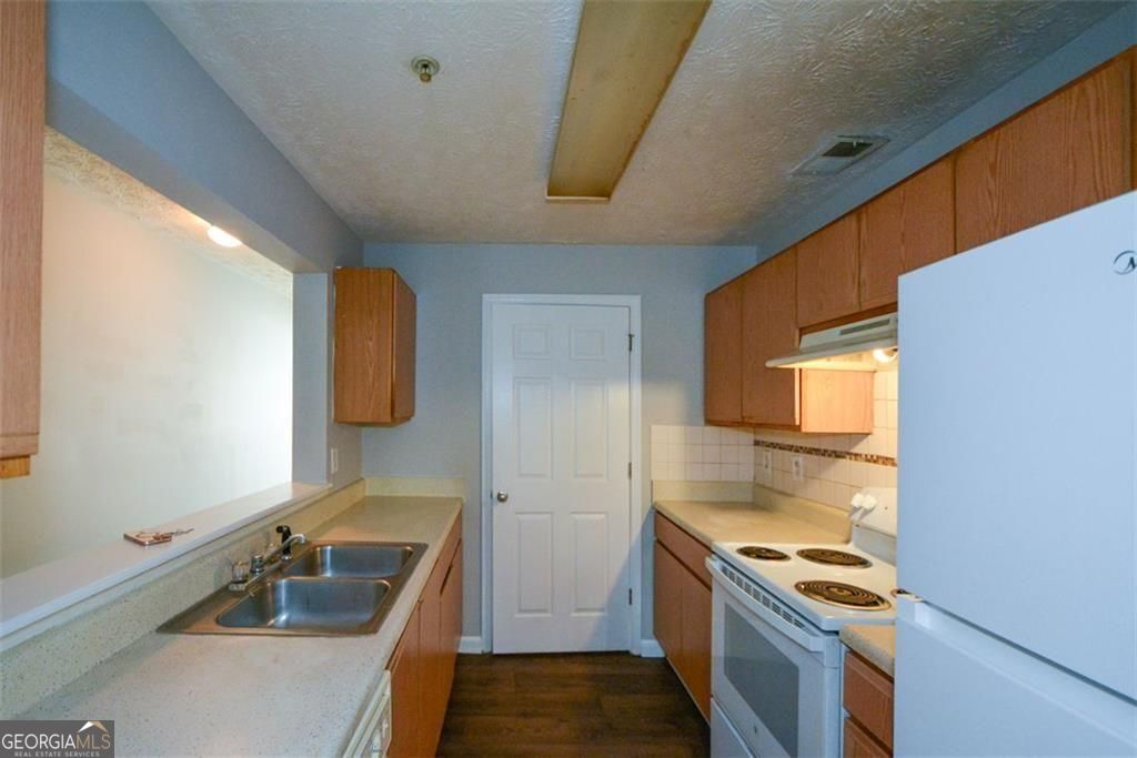 8304 Fairington Village Drive # 8304 Property Photo 14