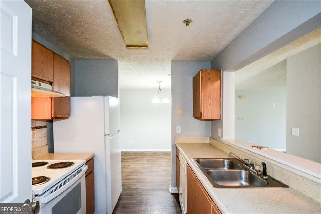 8304 Fairington Village Drive # 8304 Property Photo 15
