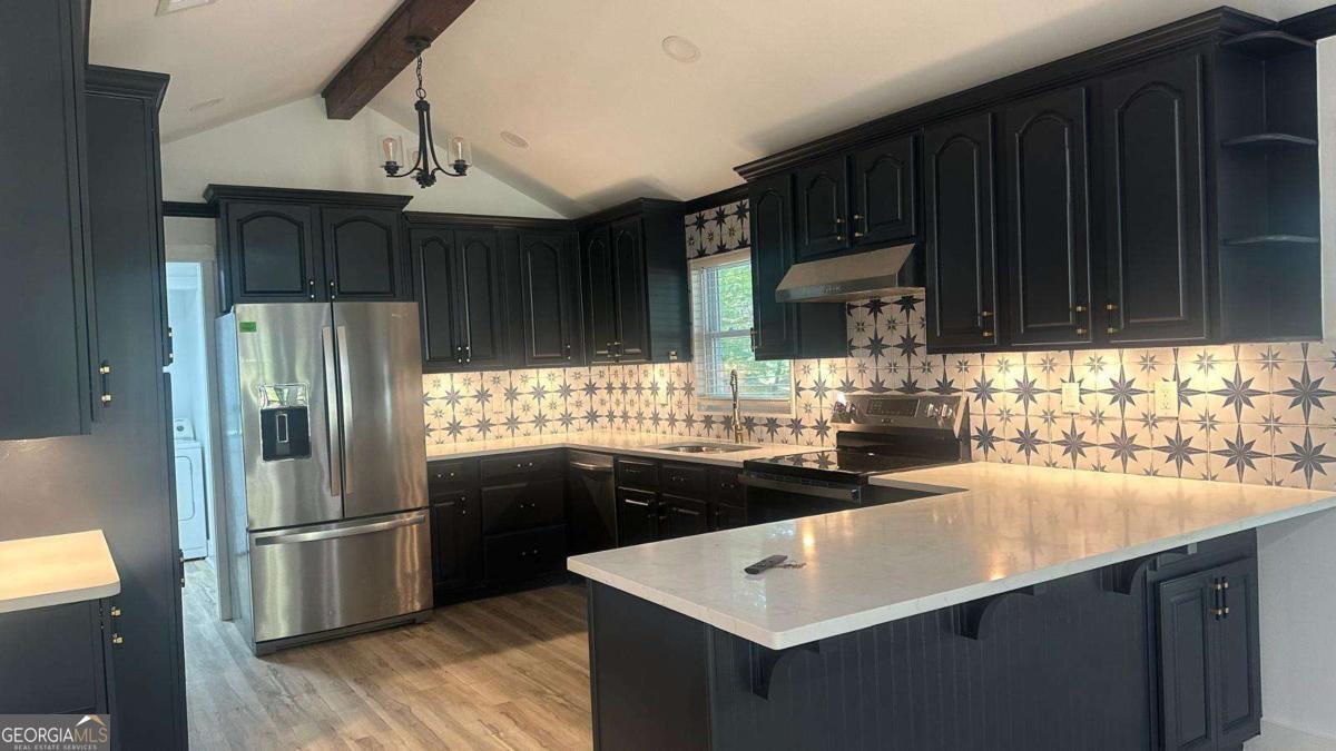 102 Oak Street Property Photo 8