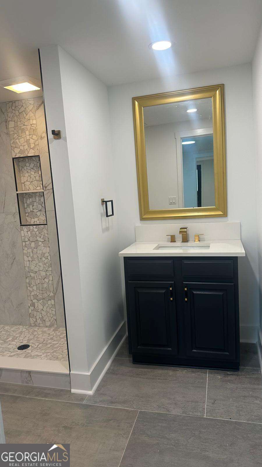 102 Oak Street Property Photo 21