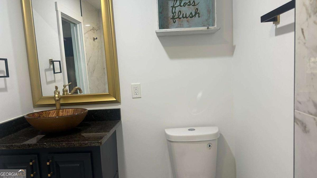 102 Oak Street Property Photo 22