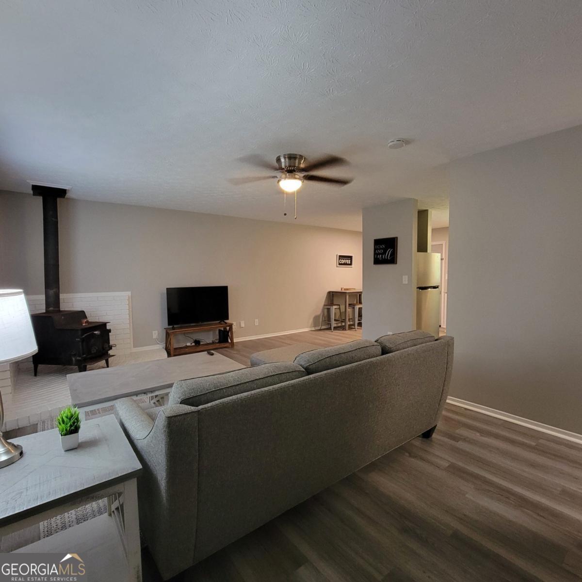 192 Sunny Hills Drive Property Photo 2