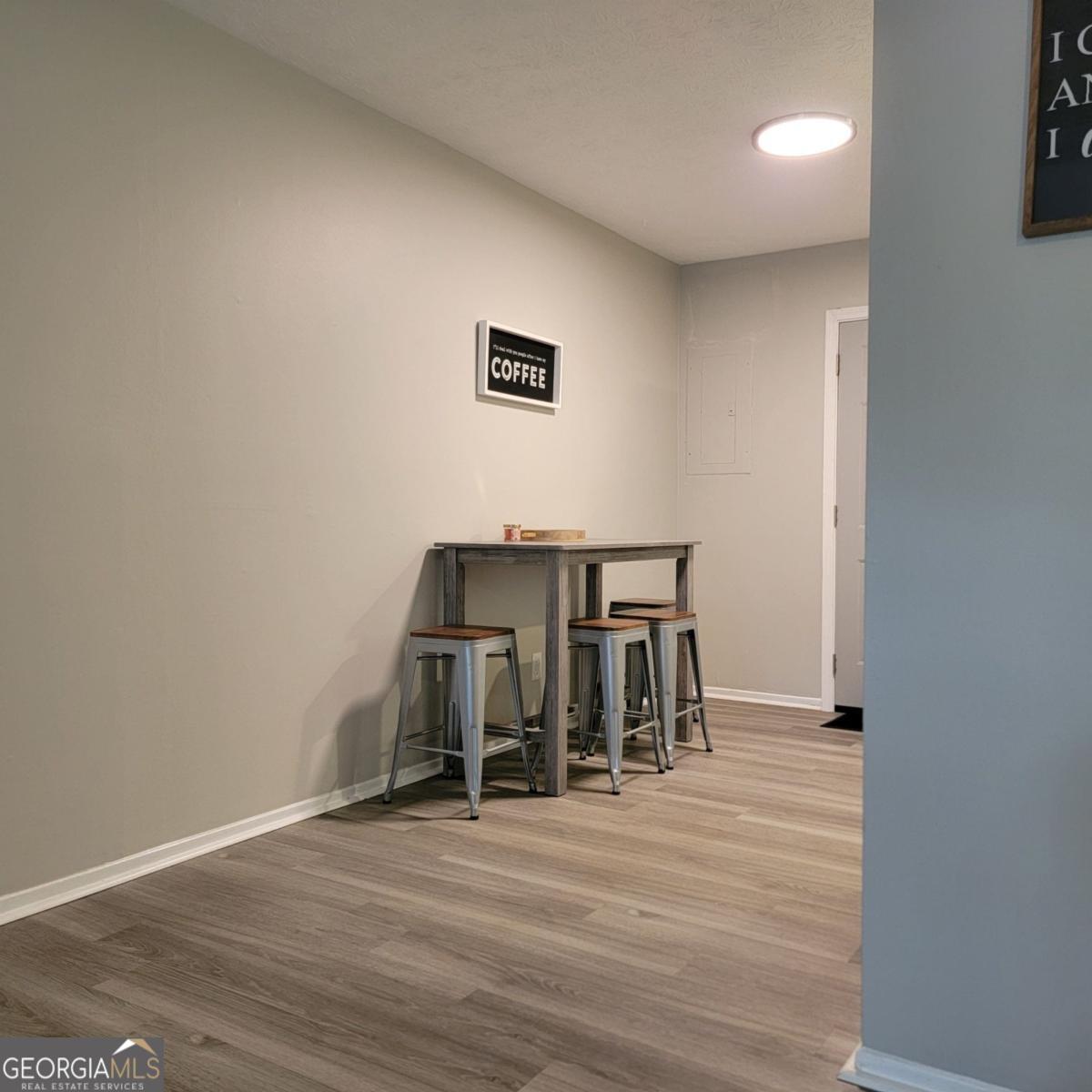 192 Sunny Hills Drive Property Photo 6