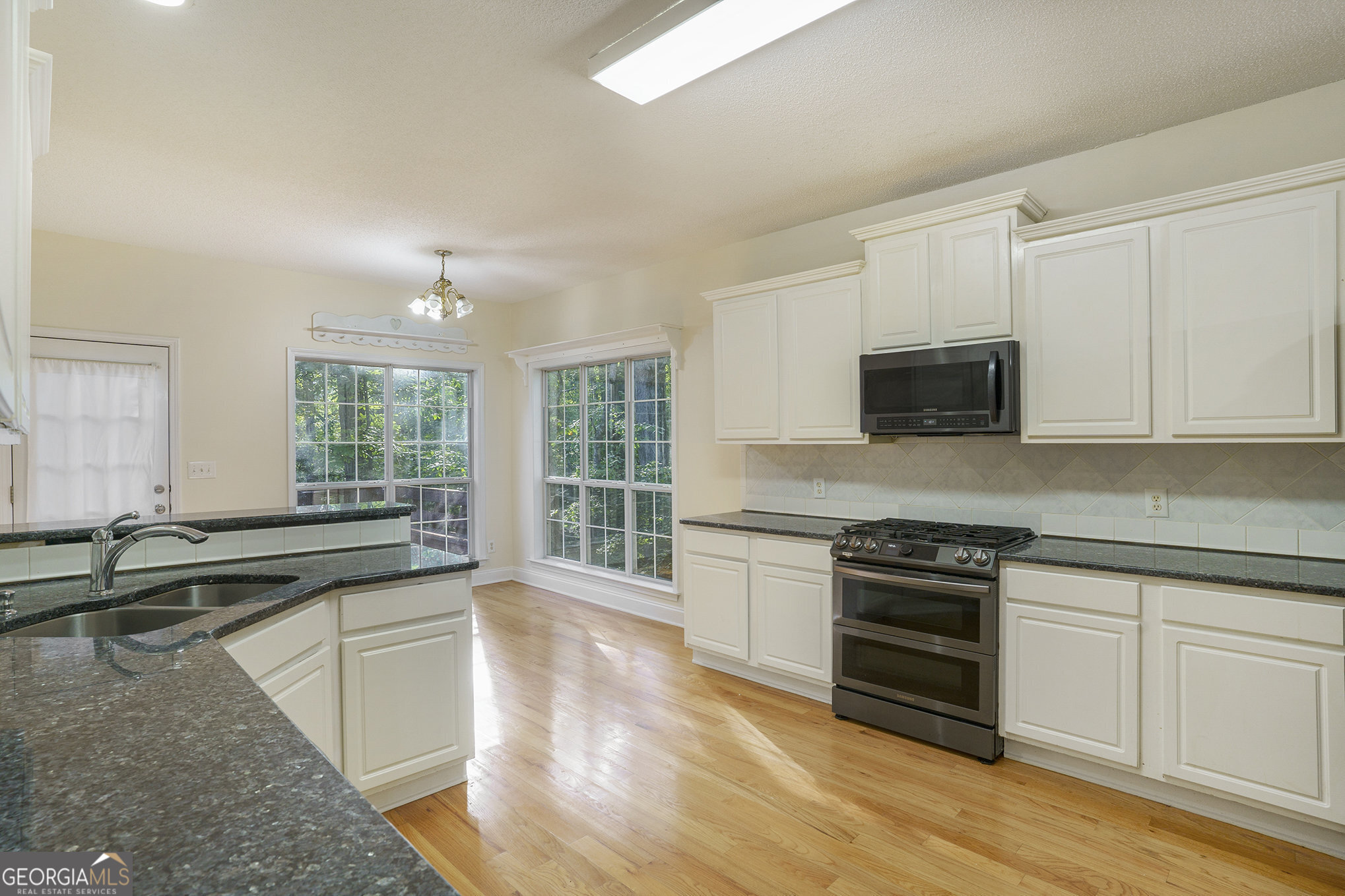 407 River Forest Drive Property Photo 14