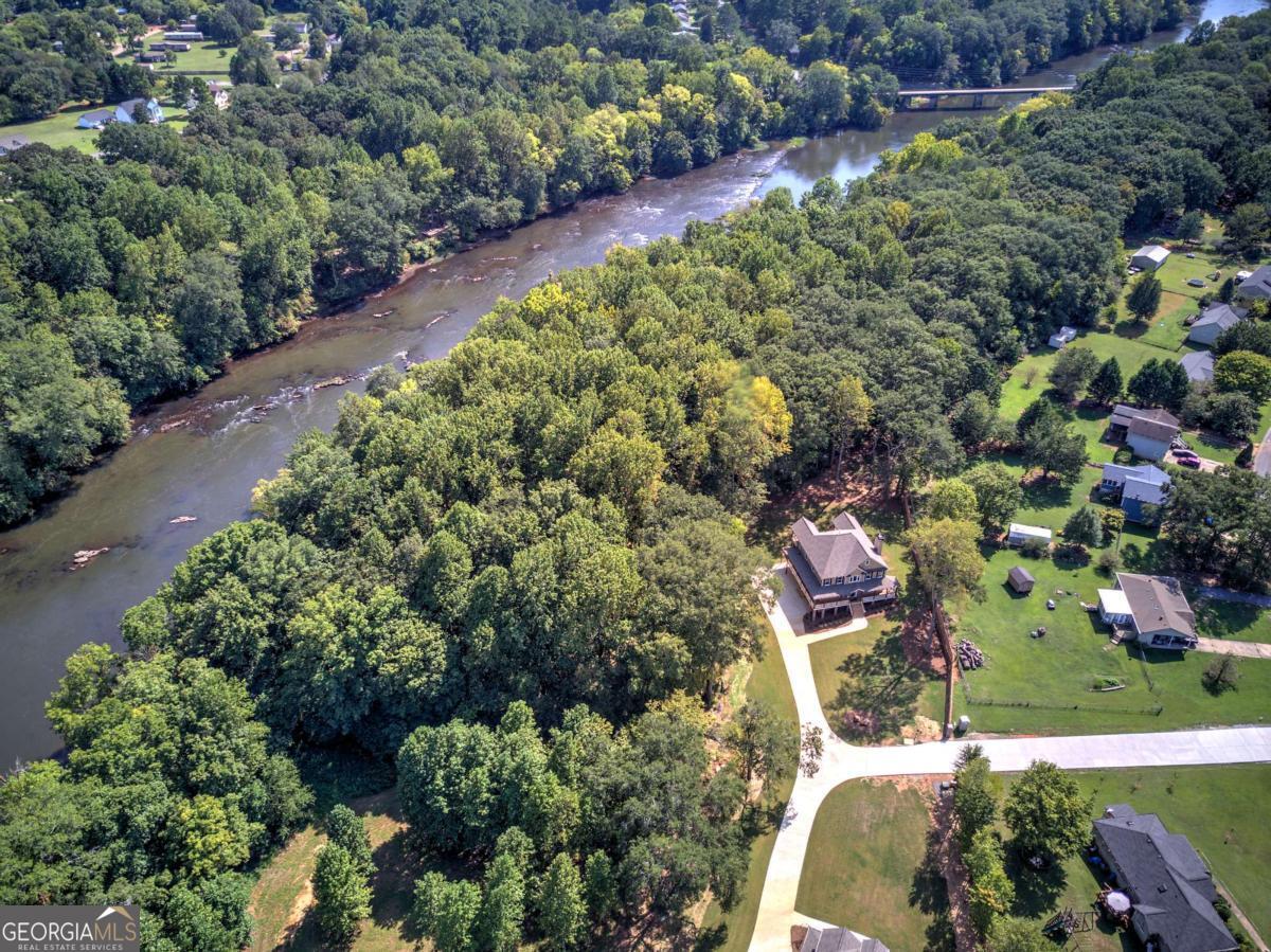 10 Dove Pointe Property Photo 2