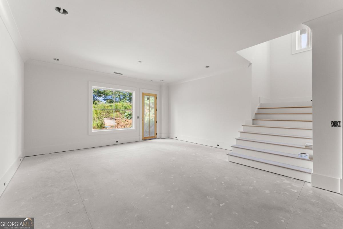 5071 Kings Close Property Photo 16