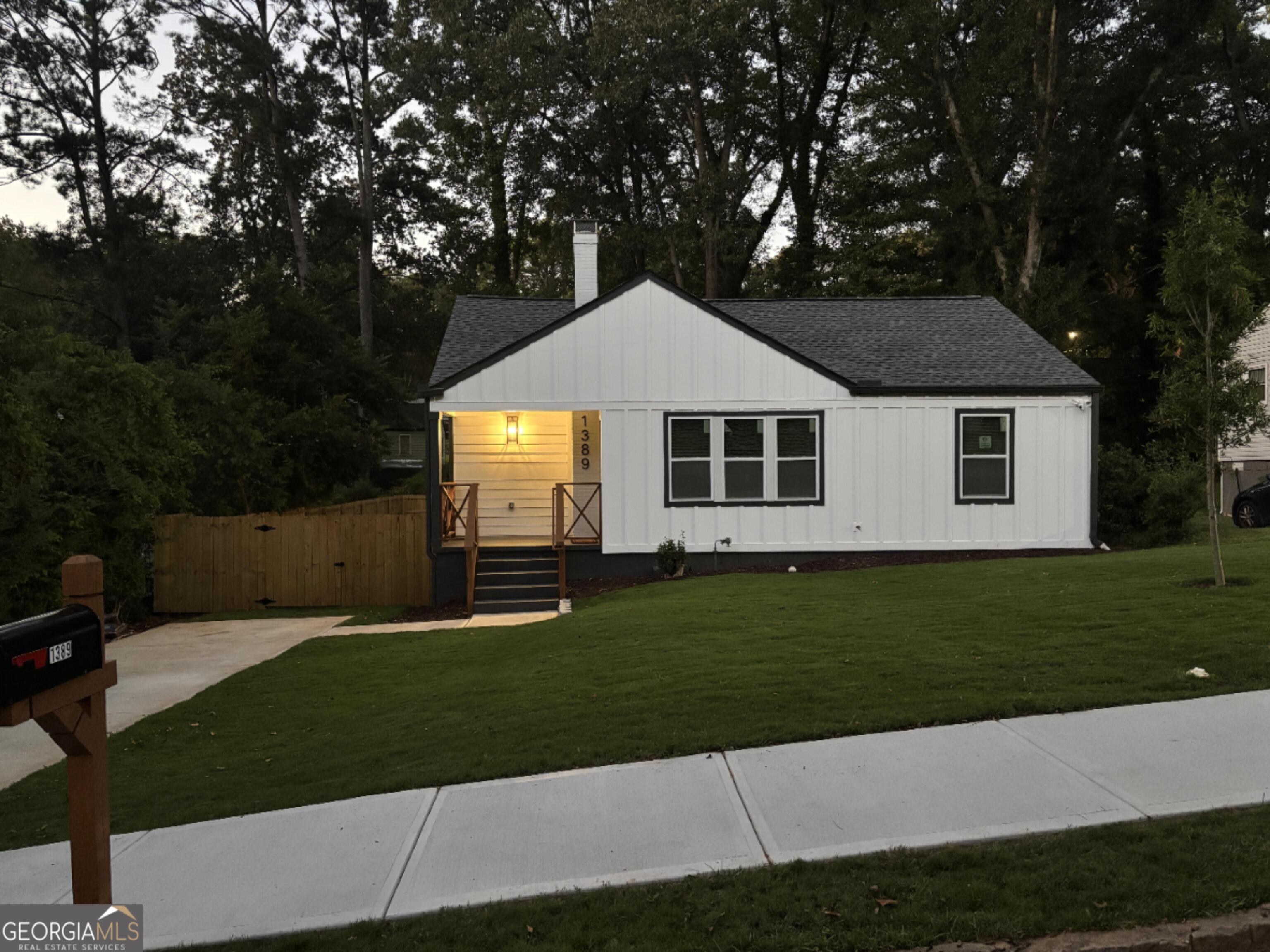 1389 Lanvale Drive Sw Property Photo 1