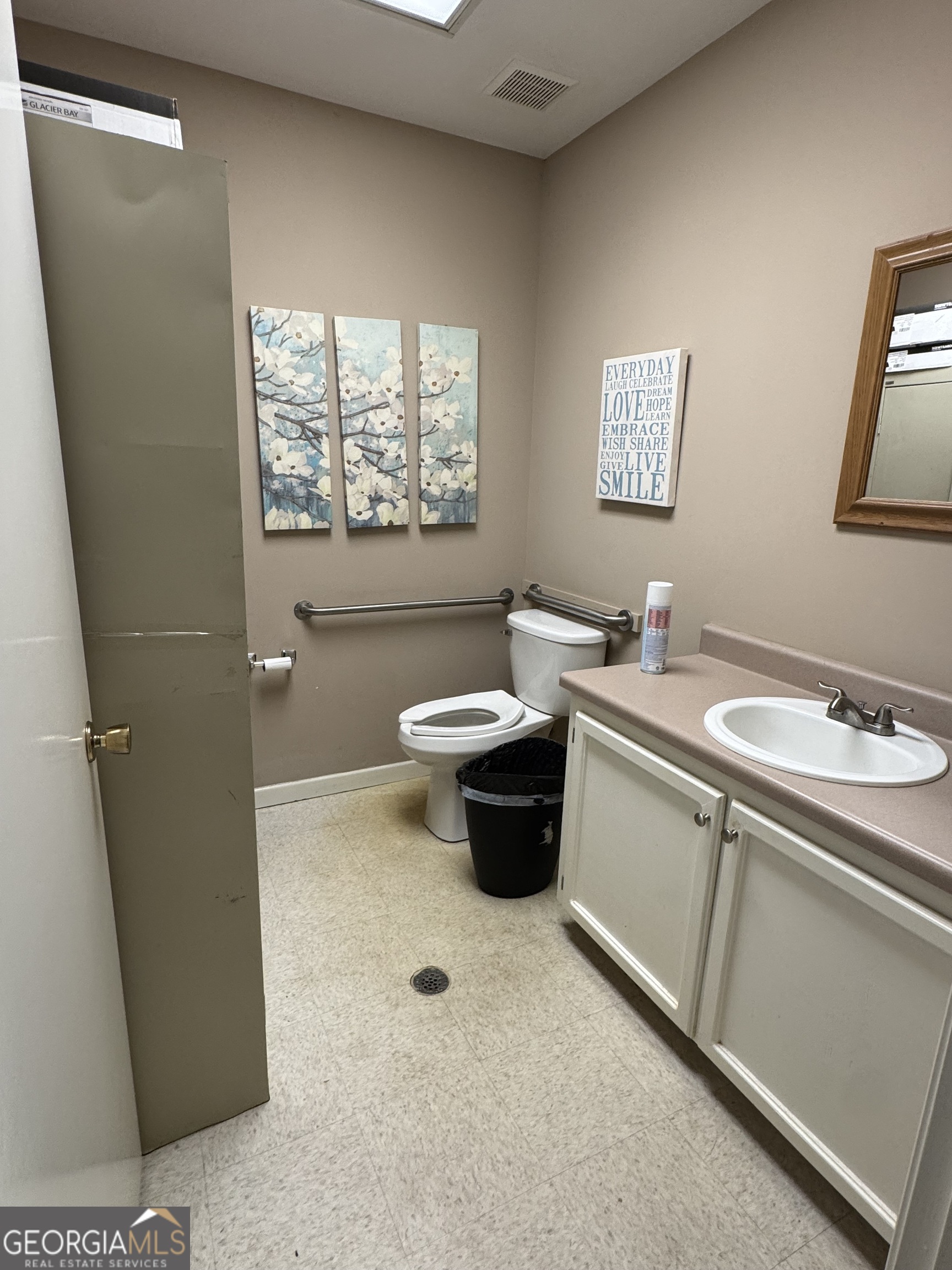 232-236 Industrial Park Drive Property Photo 6