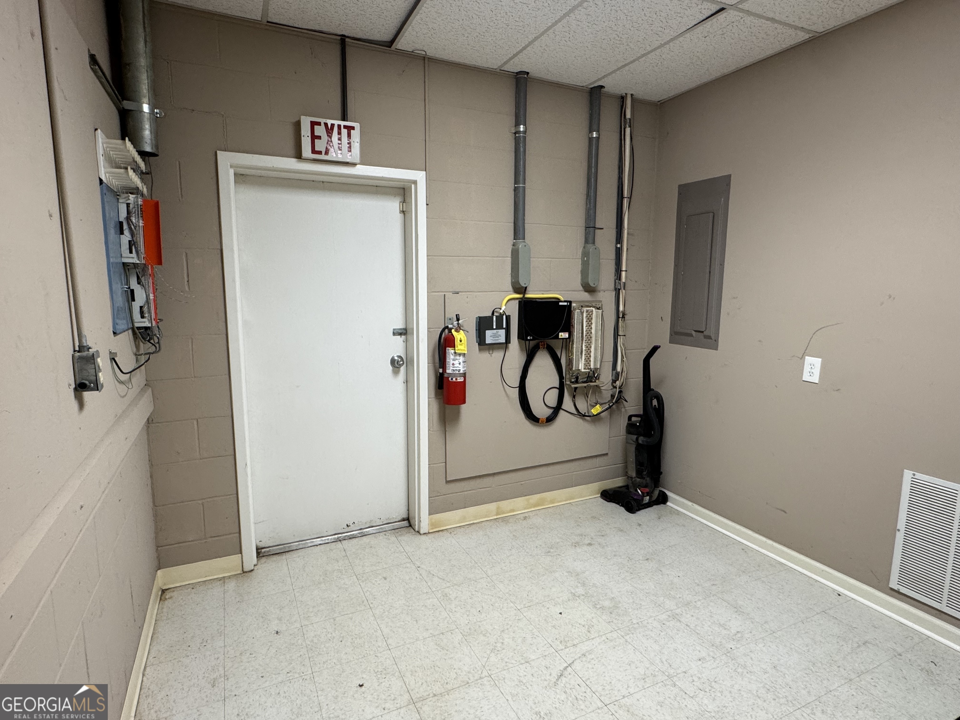 232-236 Industrial Park Drive Property Photo 24