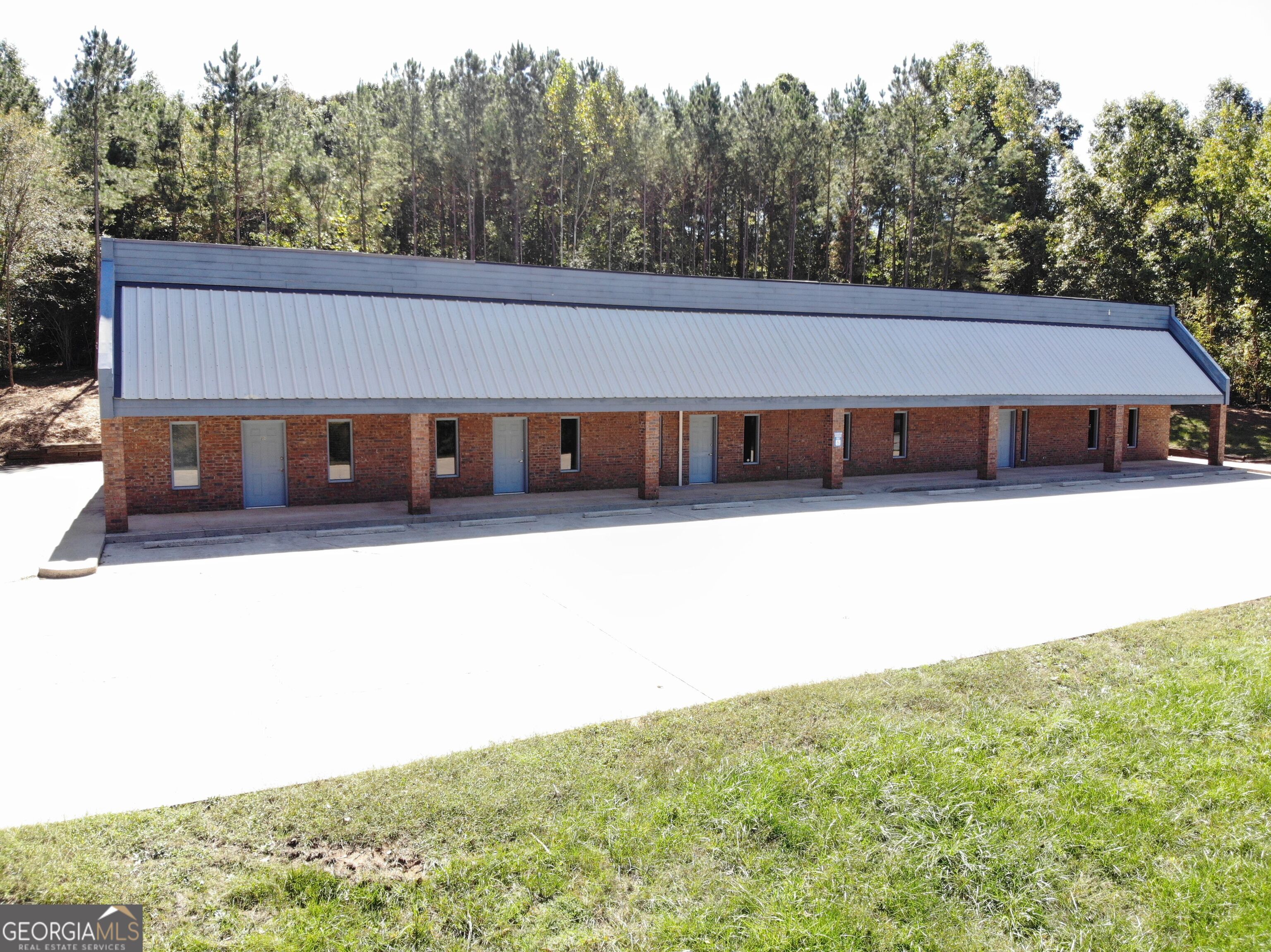232 Industrial Park Drive Property Photo 1