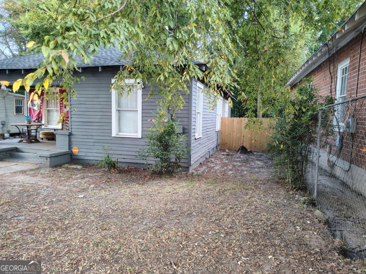 1112 32nd Street Property Photo 3