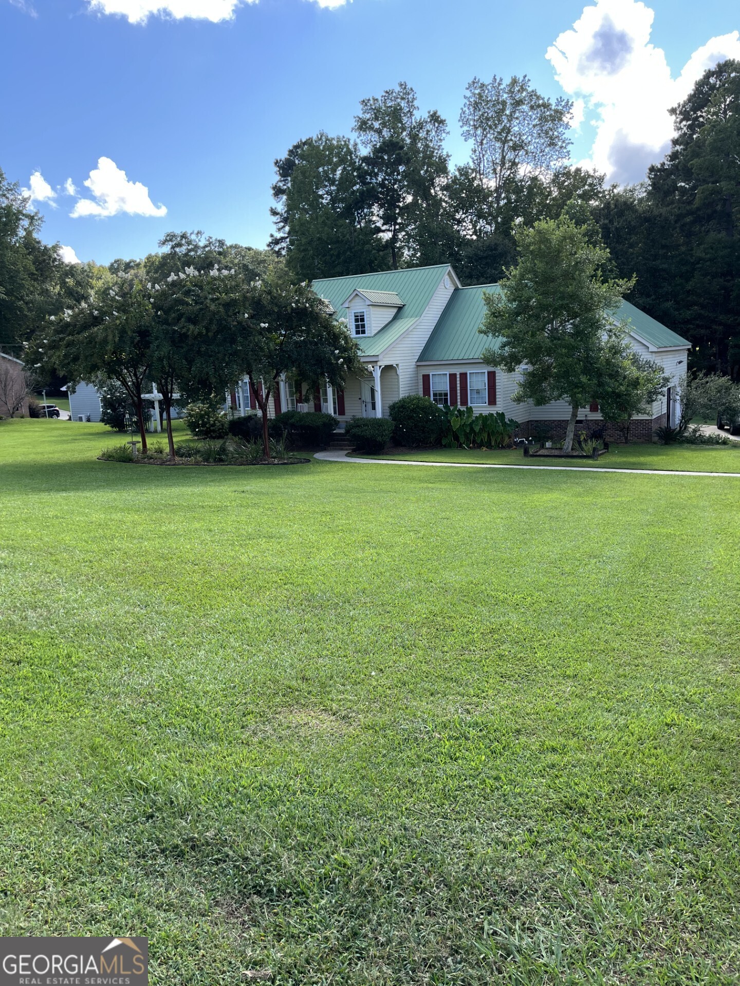 604 Farris Boulevard Property Photo 1