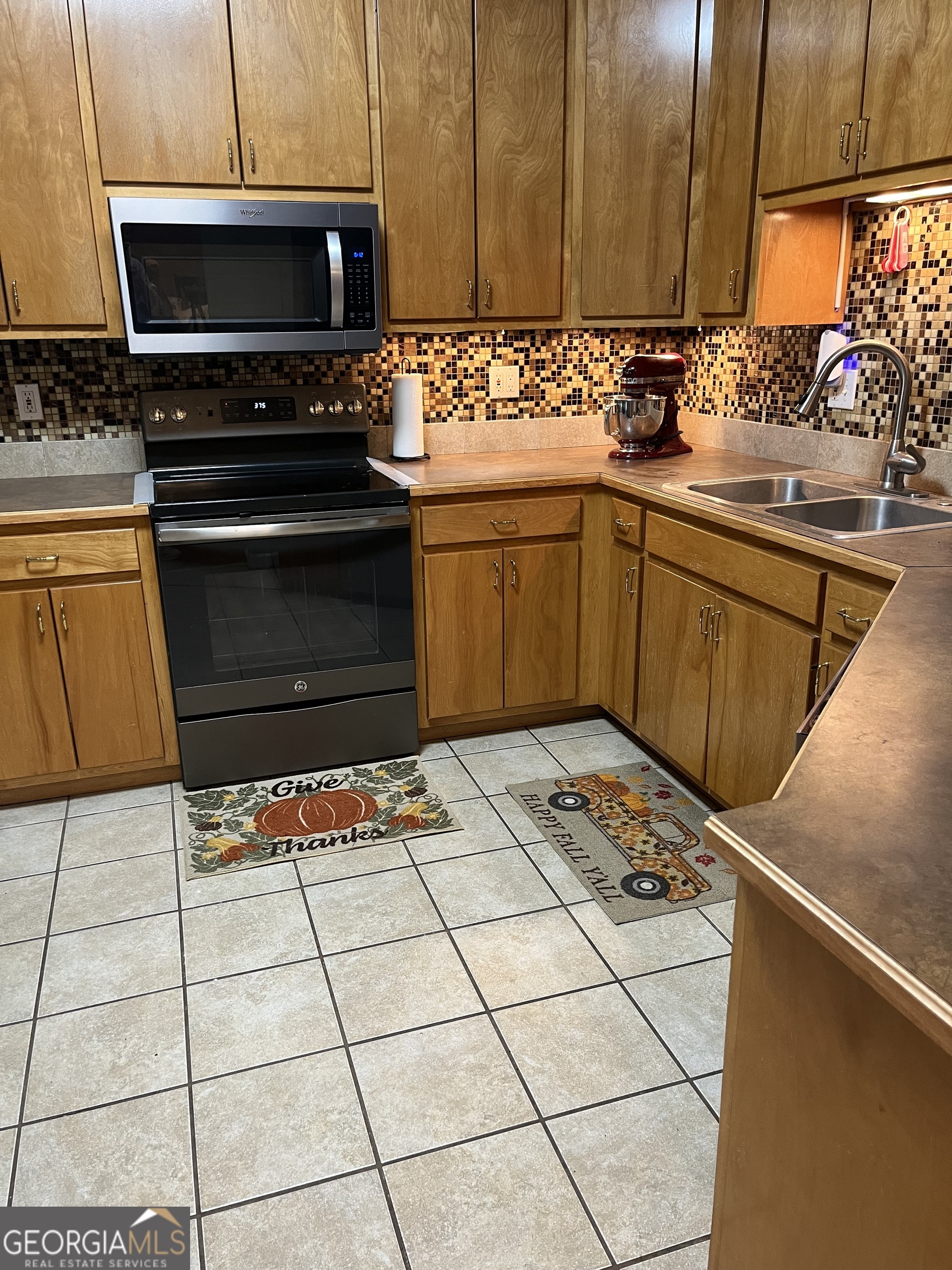 604 Farris Boulevard Property Photo 10