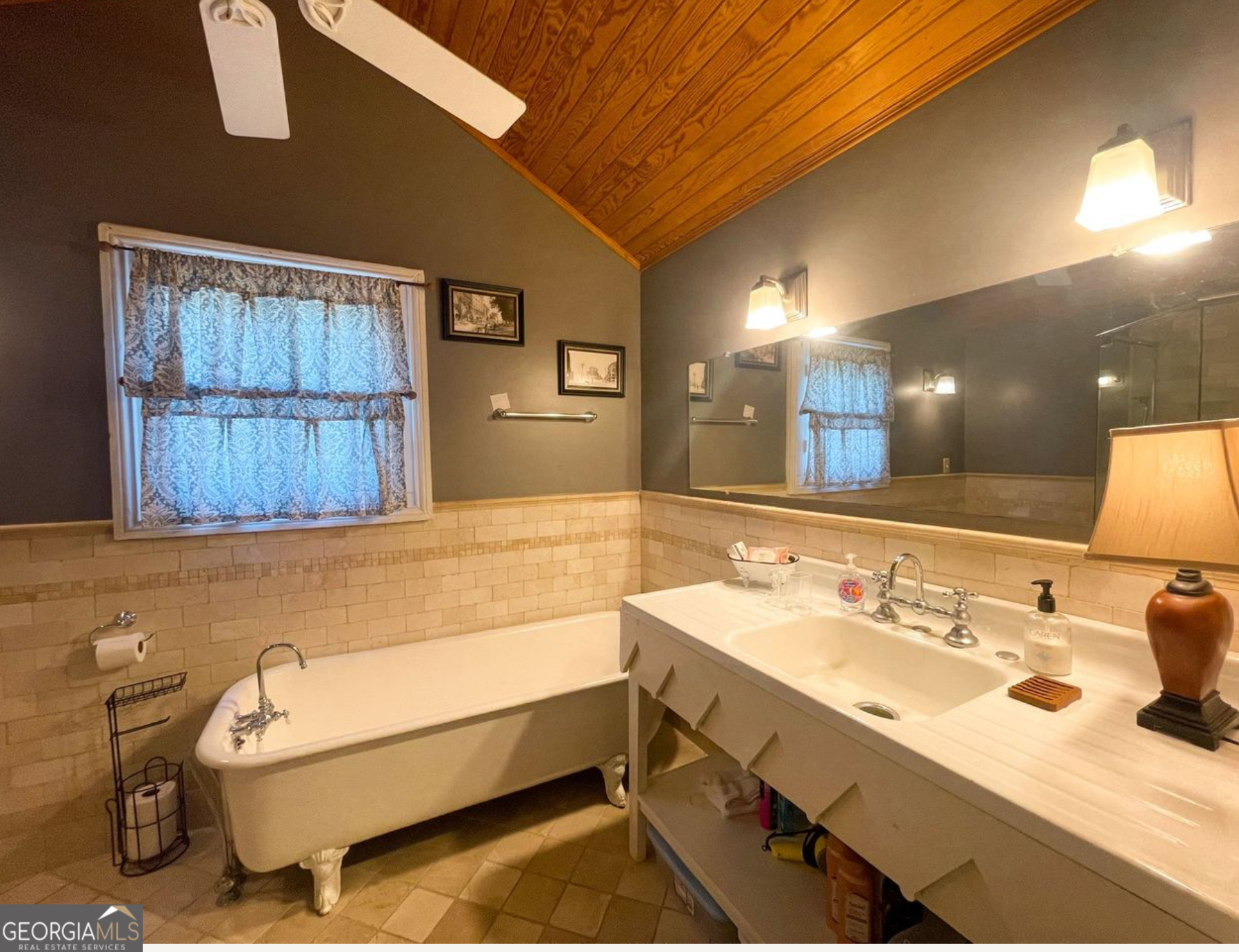 305 Orange Street Property Photo 18