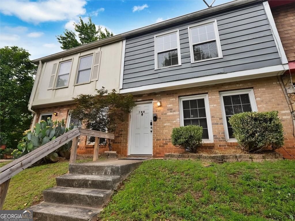 780 Glynn Oaks Drive Property Photo 1