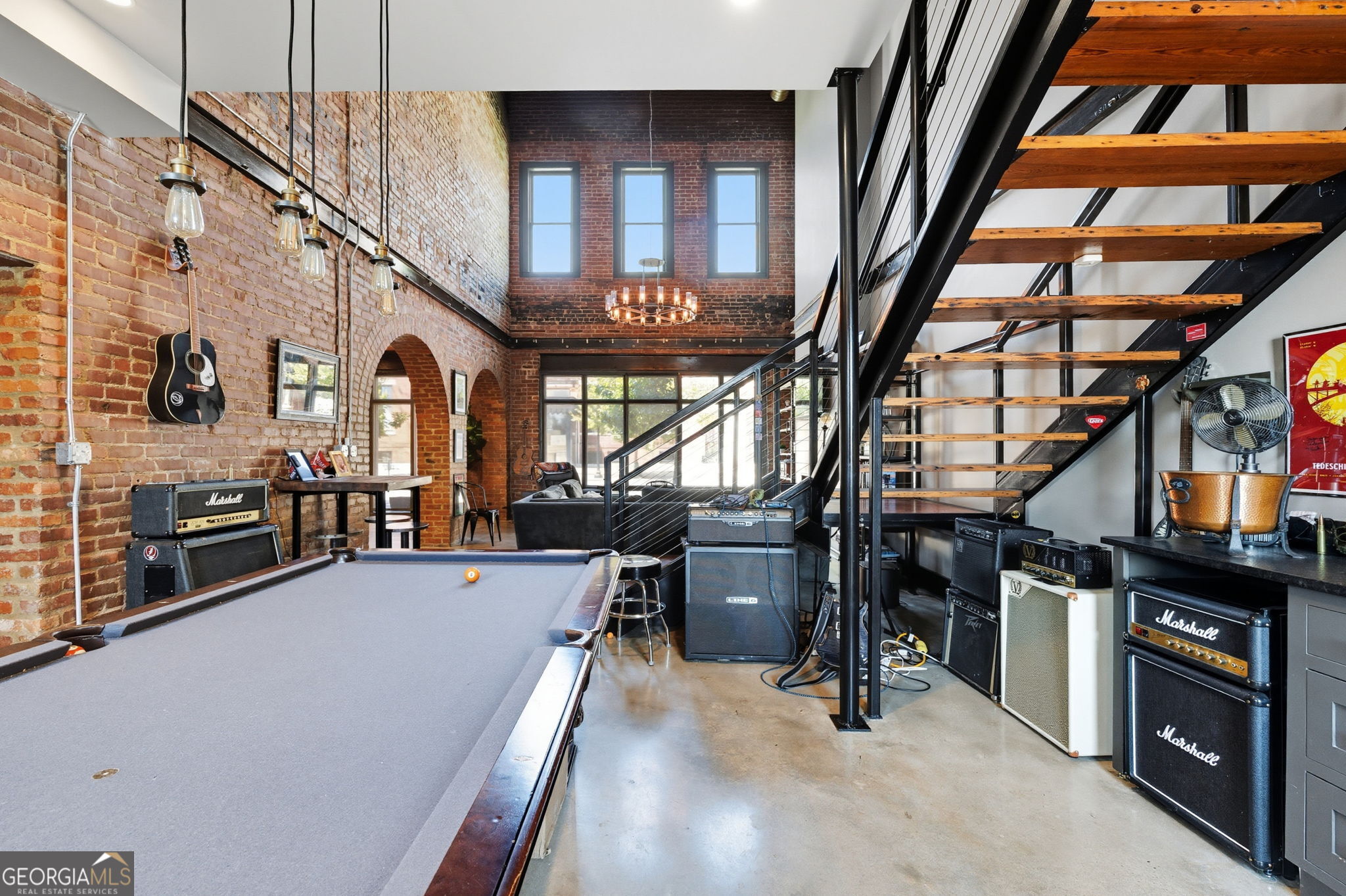 534 2nd Street Property Photo 2