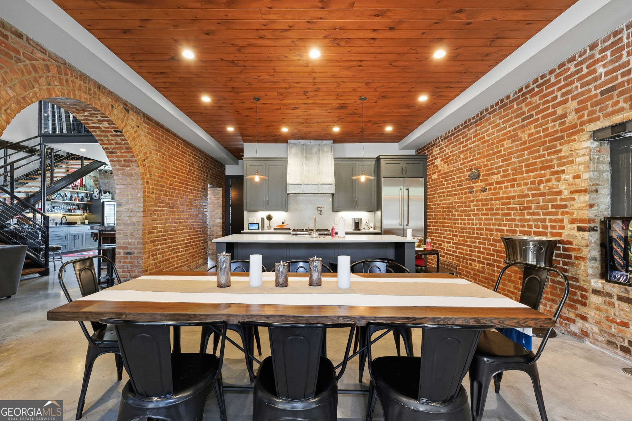 534 2nd Street Property Photo 4