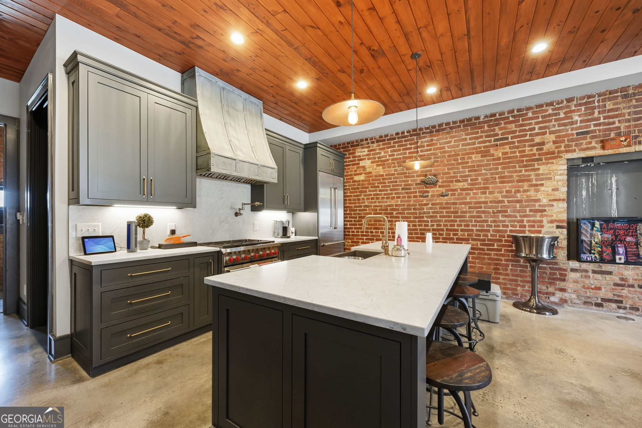 534 2nd Street Property Photo 6