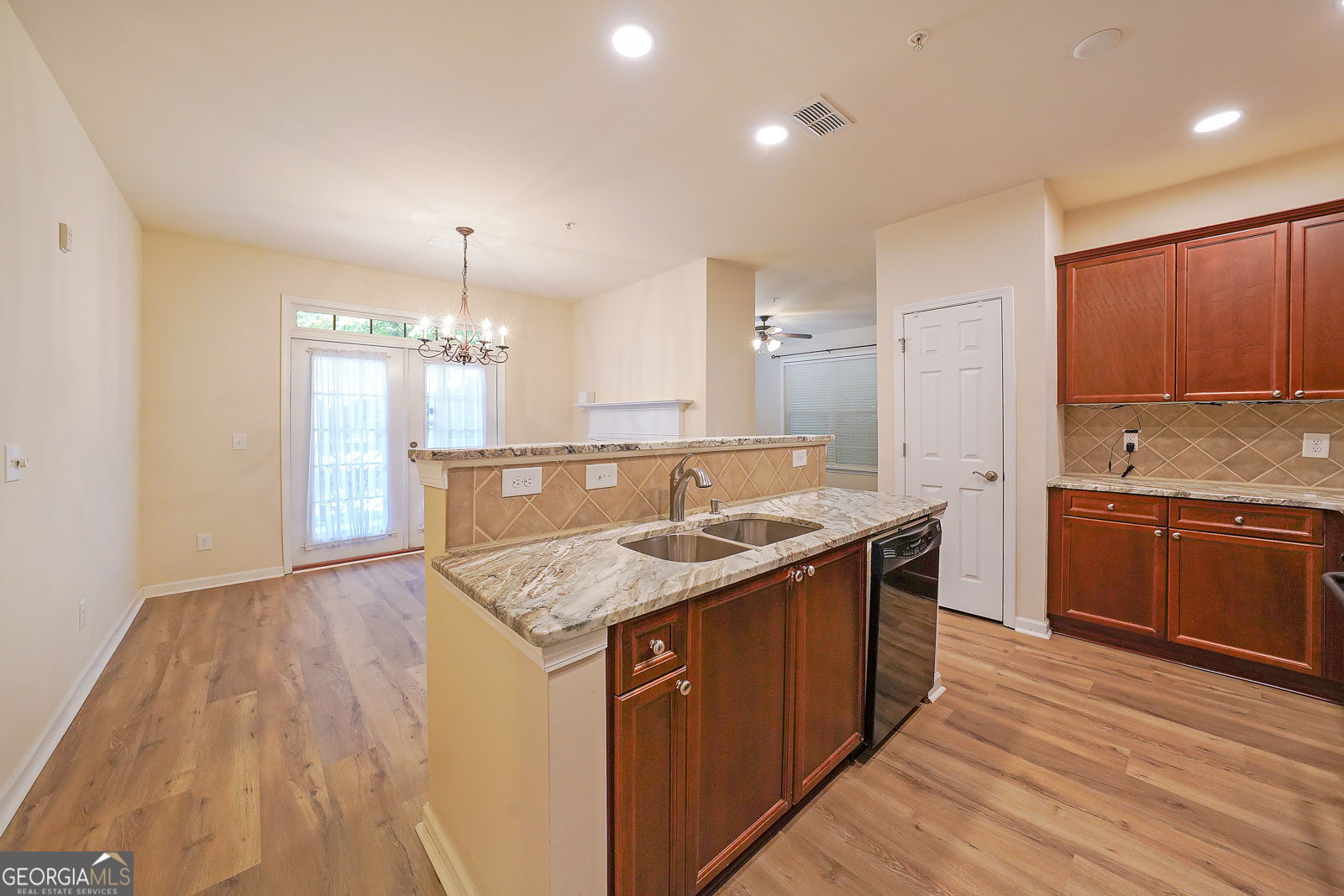 3150 Woodwalk Drive Se # 3112 Property Photo 7