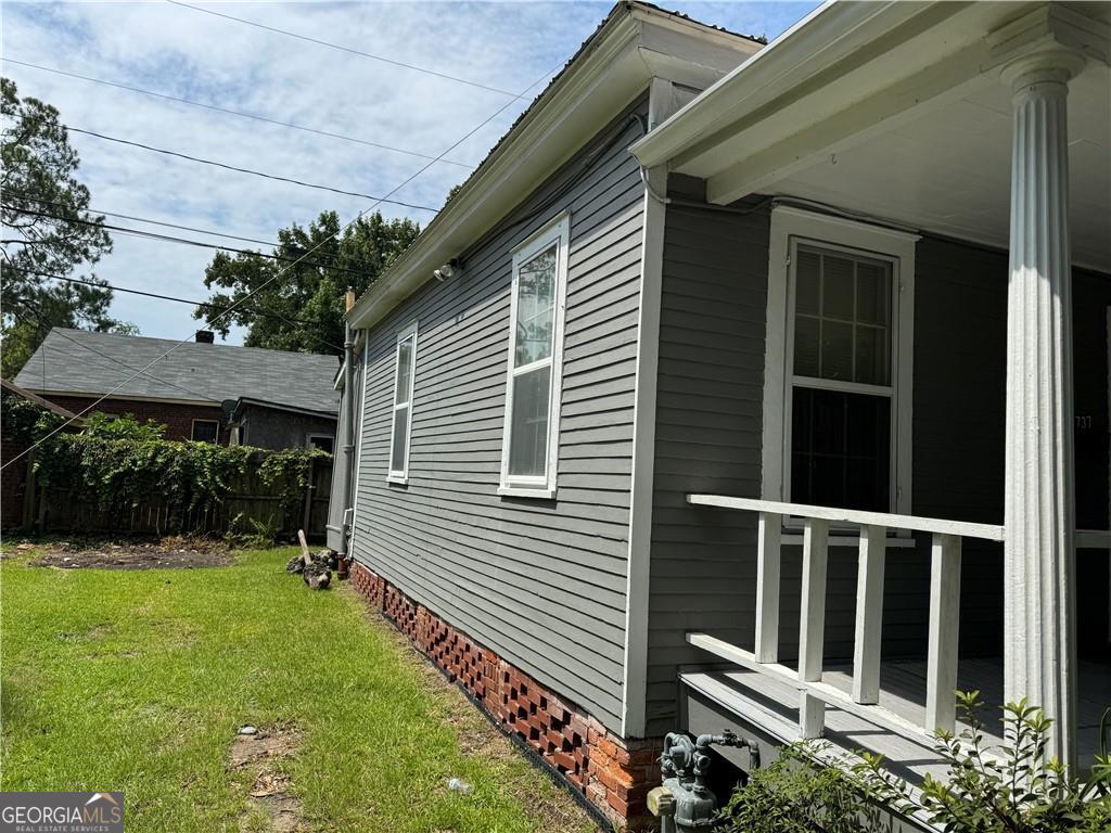 737 E 37th Street Property Photo 2