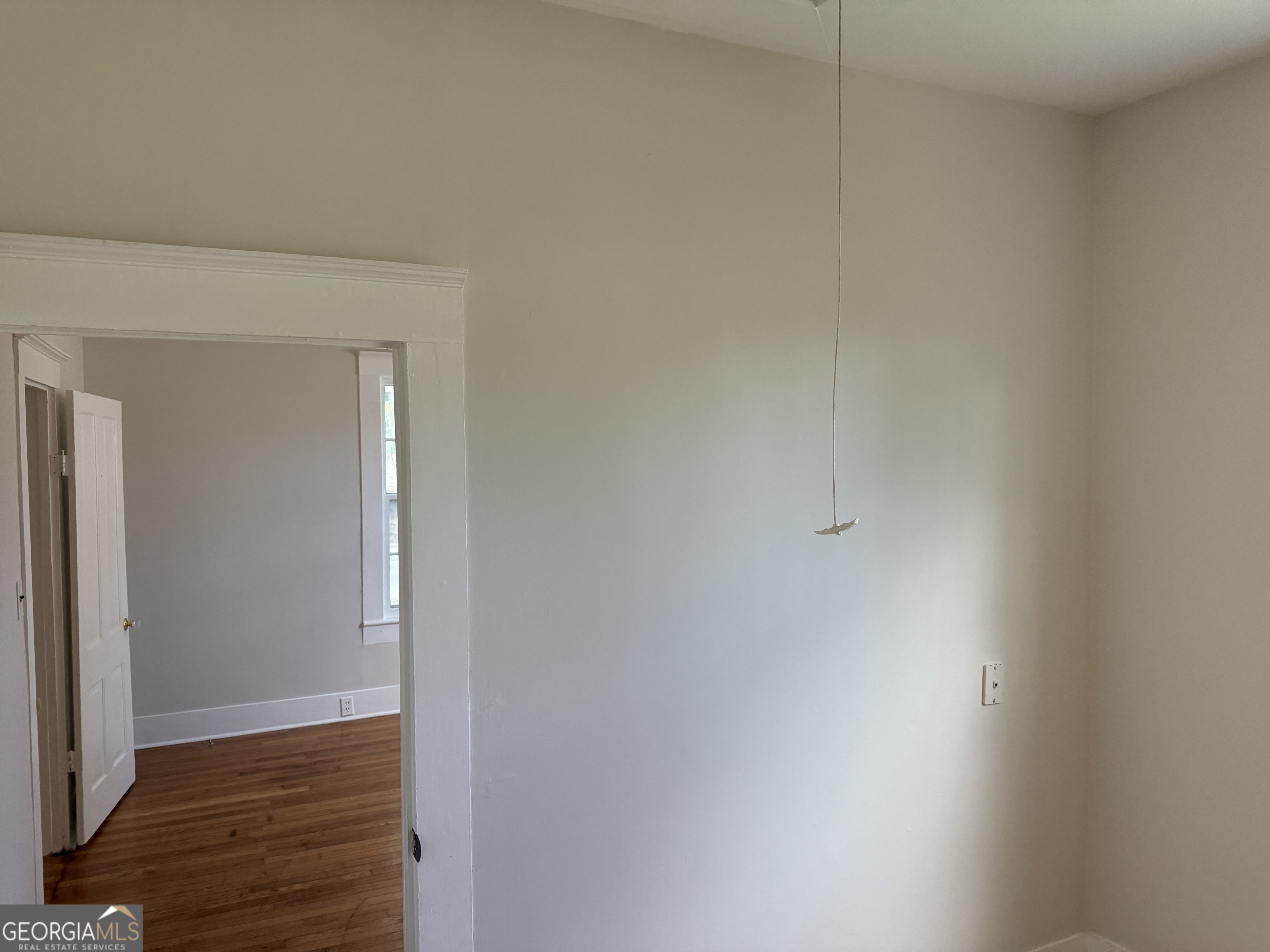 737 E 37th Street Property Photo 9