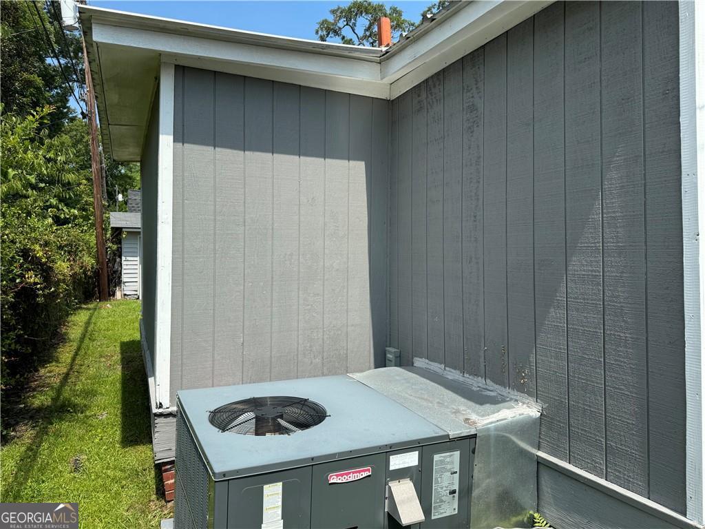 737 E 37th Street Property Photo 29
