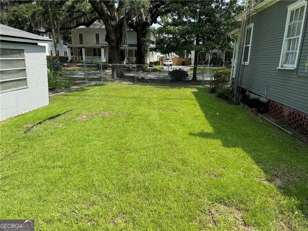 737 E 37th Street Property Photo 30