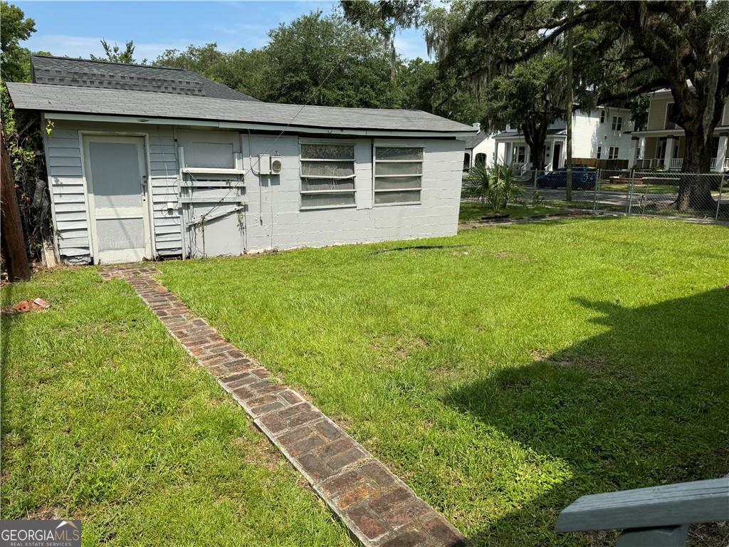 737 E 37th Street Property Photo 31
