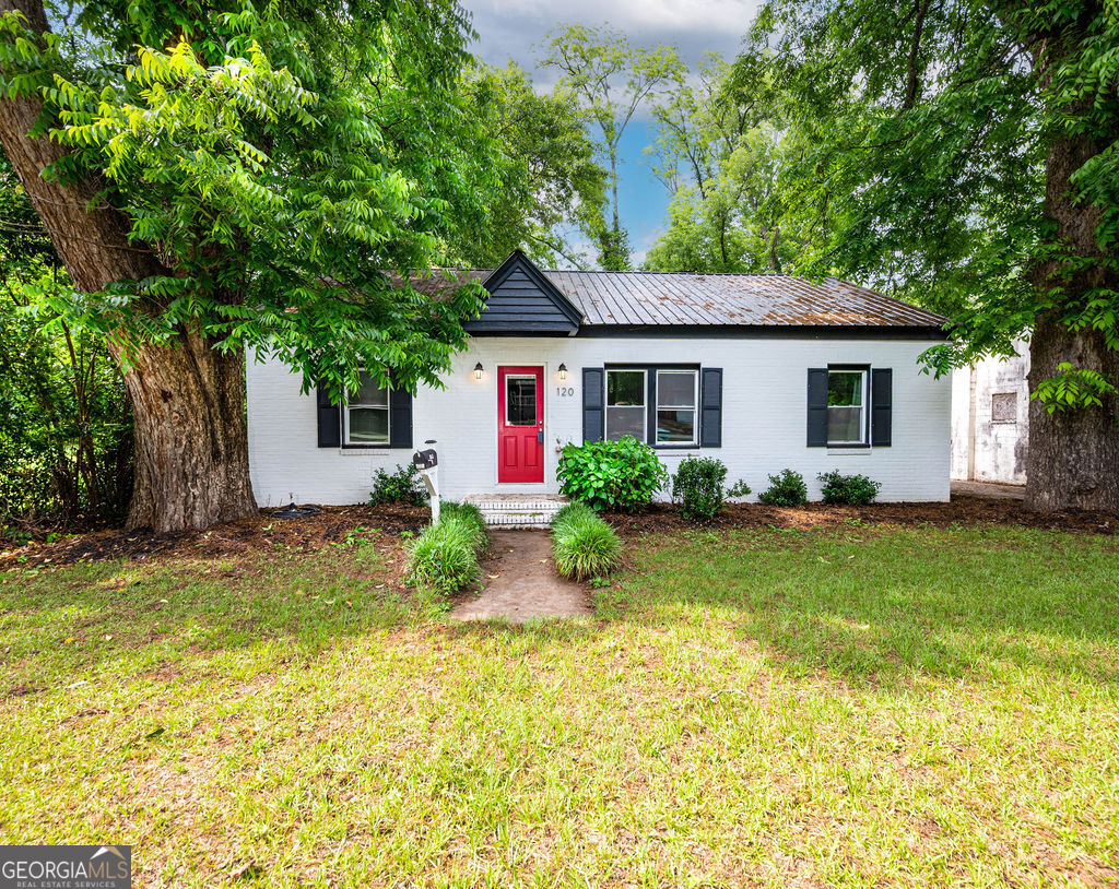 120 E Screven Street Property Photo 1