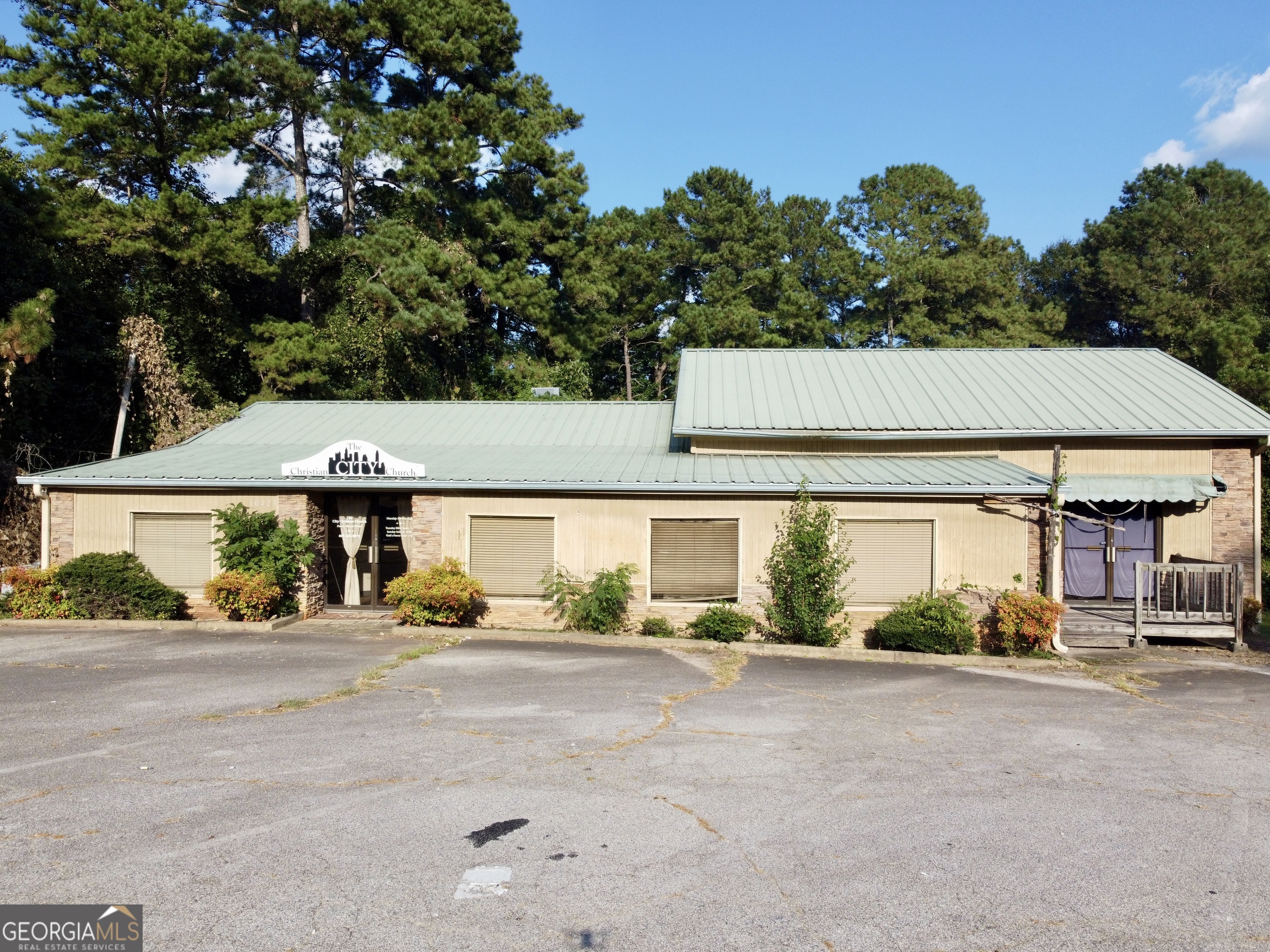 10423 Flat Shoals Road Property Photo 1
