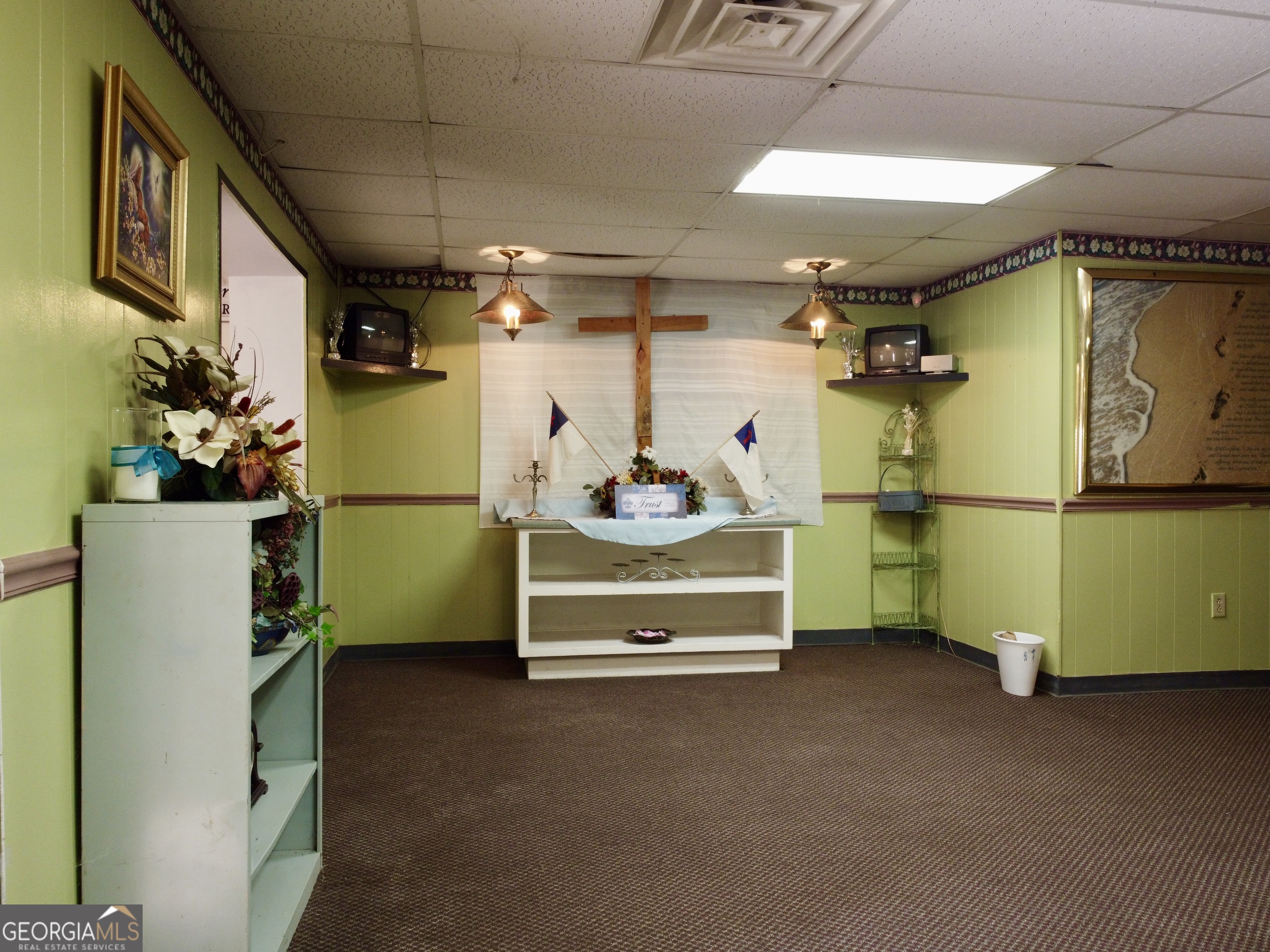 10423 Flat Shoals Road Property Photo 6