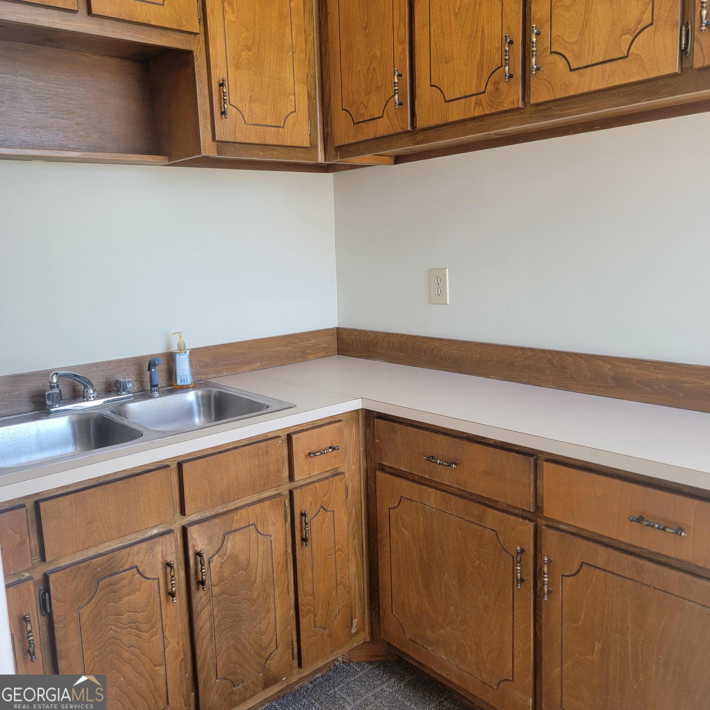Suite 300 Property Photo 13
