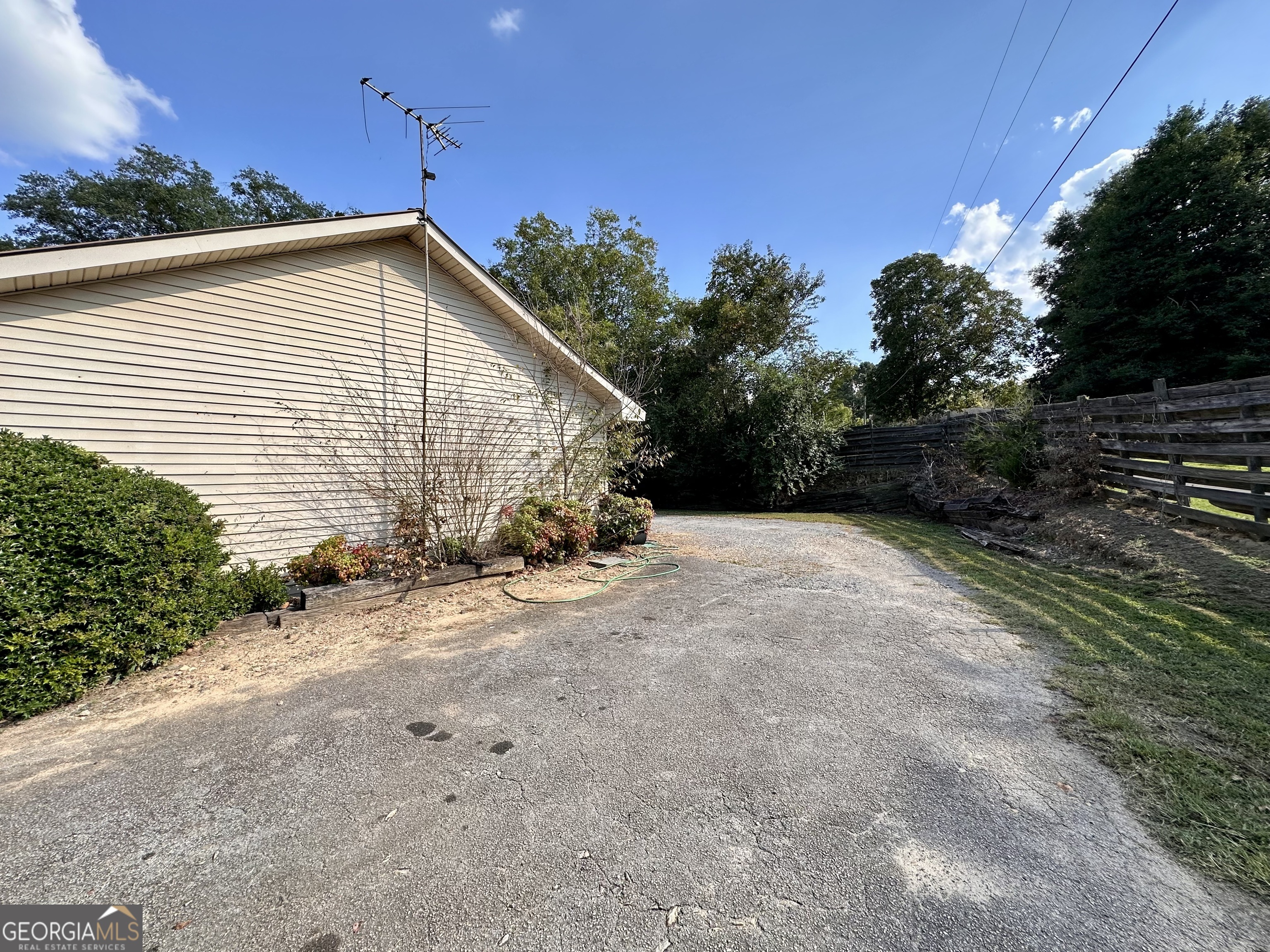 4071 Price Road Property Photo 6