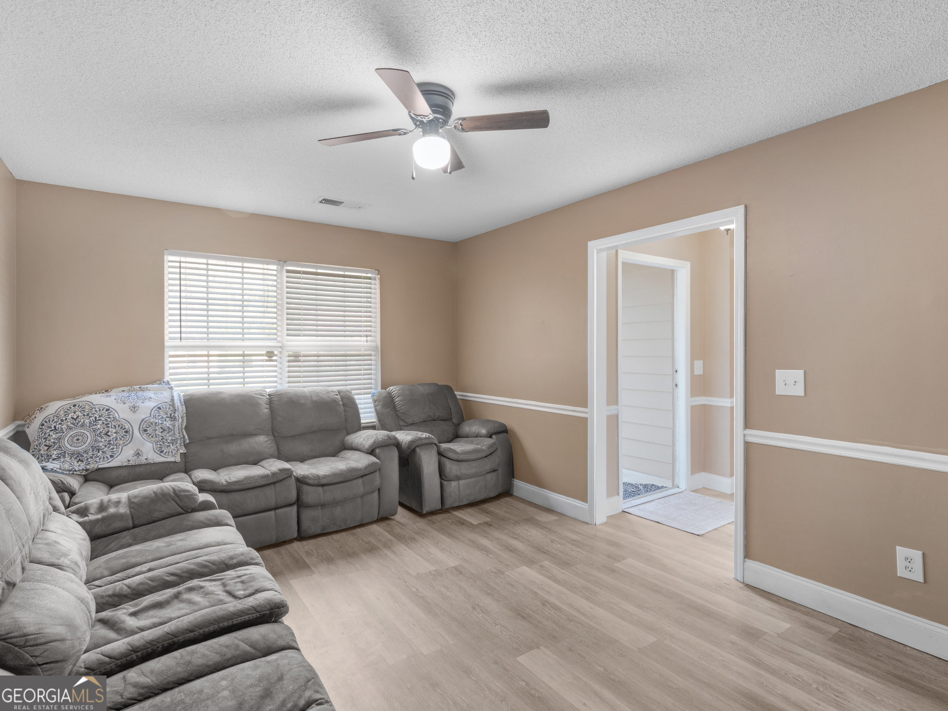 203 Pine Street Property Photo 5
